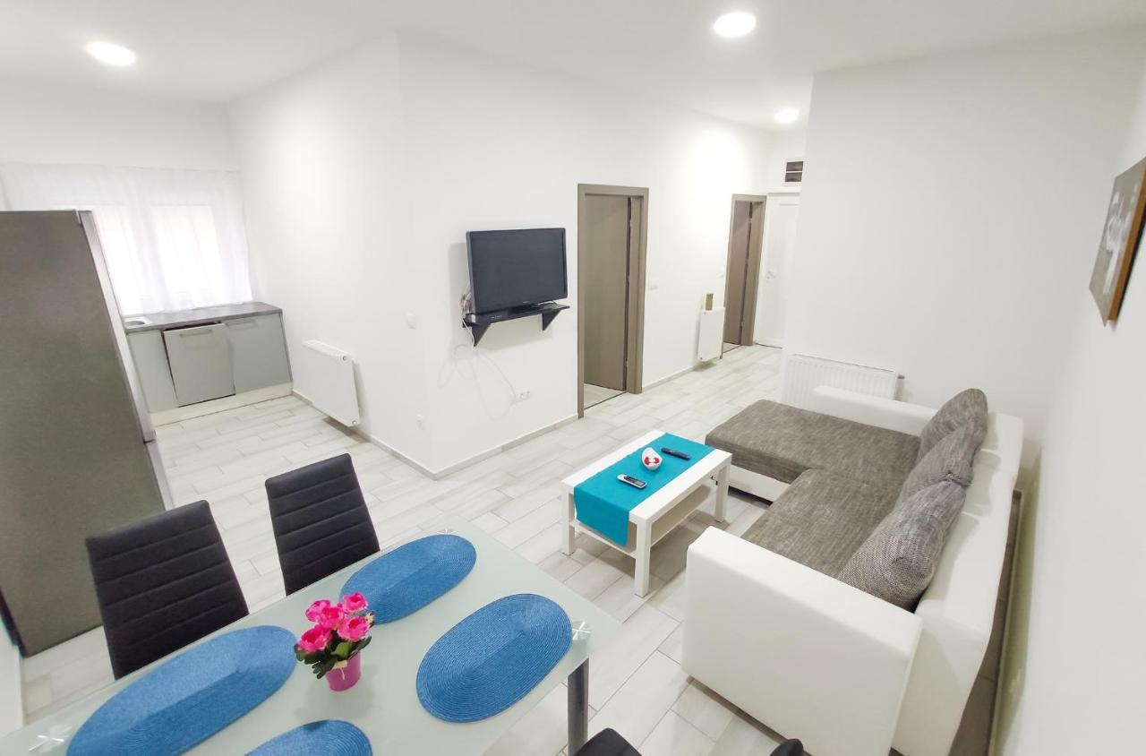 Trika Apartman Шарвар Экстерьер фото