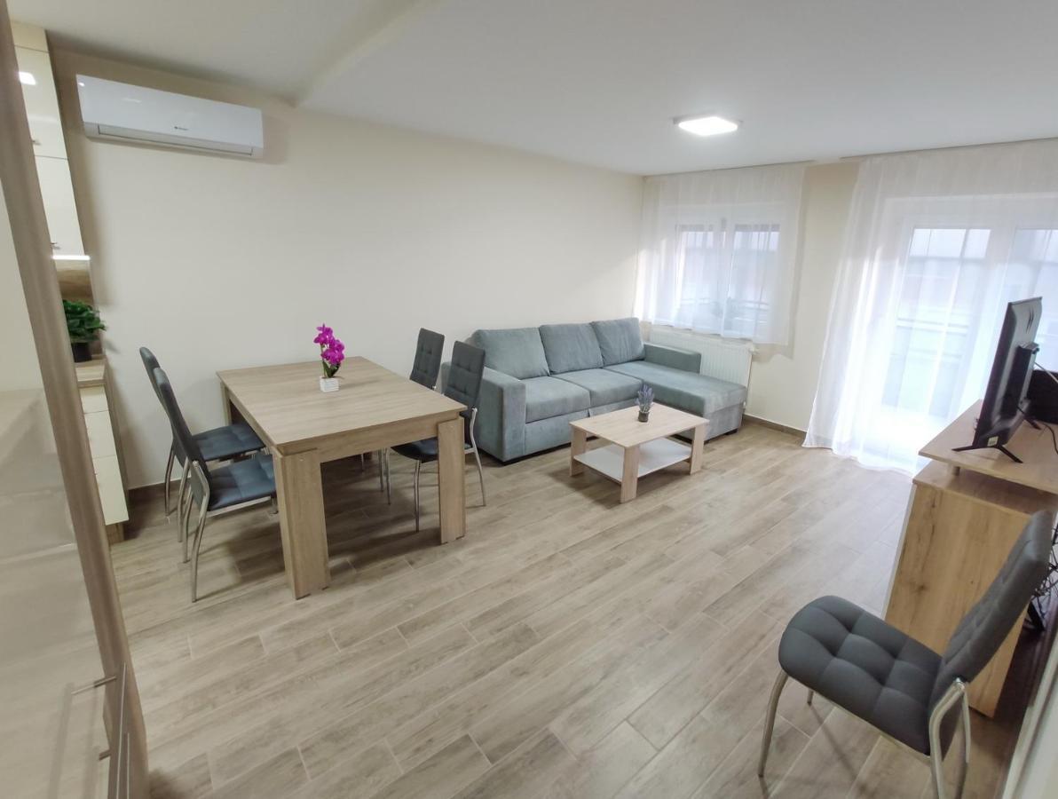 Trika Apartman Шарвар Экстерьер фото