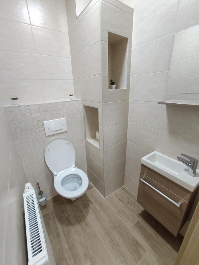 Trika Apartman Шарвар Экстерьер фото